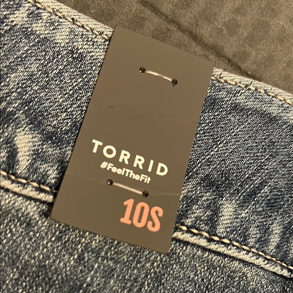 Torrid Bombshell Blue Flare Wide Leg Jeans with Distressed Look Size 10S - Picture 4 of 7